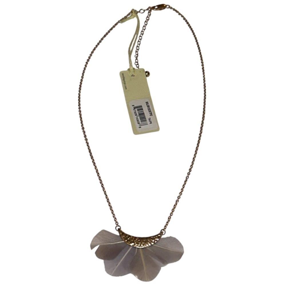Bay Sky feather Fan with hammered gold tone necklace